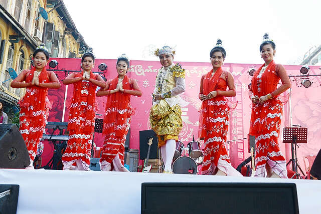 2017年缅甸仰光华人欢度春节（四）金鸡报喜  华缅同庆