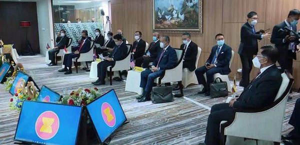 新闻分析：东盟领导人特别会议为缅甸局势缓和降温发挥建设性作用