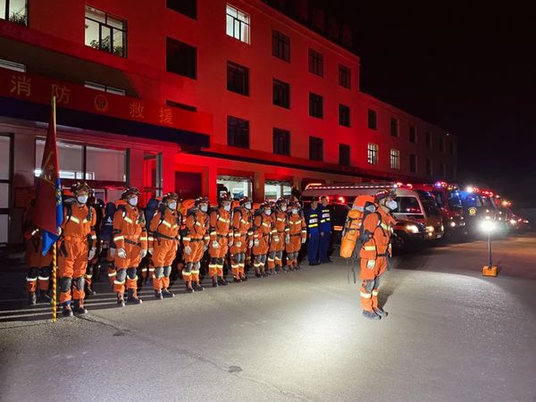 揪心！青海玛多县深夜发生7.4级地震，云南漾濞地震已致多人伤亡