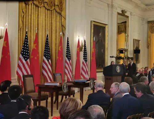 中美经济高官6天内两次通话，传递出什么信号?