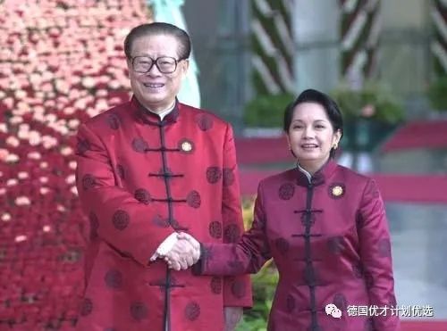 自称“中国儿媳”的女总统，打脸美国，揭露对华阴谋，却被指控入狱，如今她怎样了？