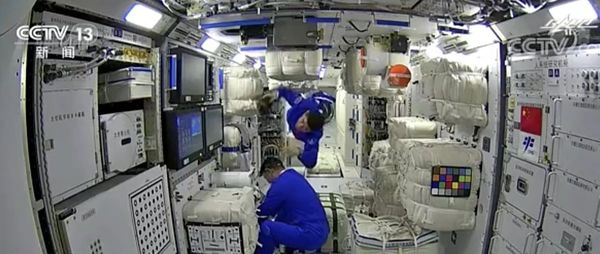 骄傲！中国人首次进入自己的空间站