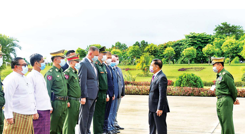 缅甸国家行政管理委员会主任敏昂莱大将前往俄罗斯访问