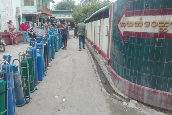 葛礼市新冠死亡率激增，氧气罐供应不足