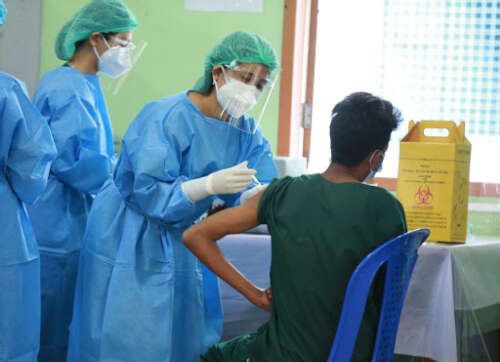 为应对第三轮新冠疫情 缅甸将在未来两个月内接种600万剂疫苗