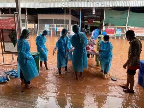 缅甸新冠疫情持续加重 多地暴发洪水致防疫工作受困