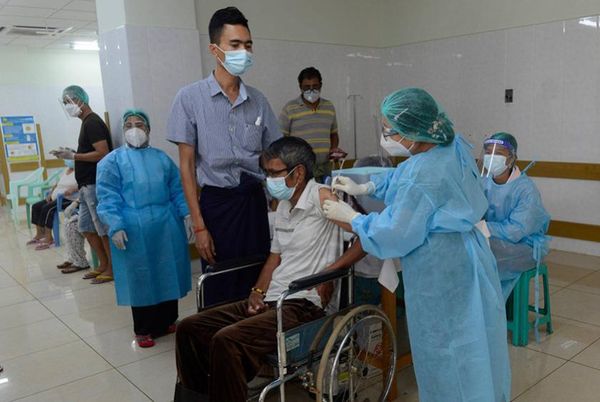 目前缅甸每天为目标群体接种15万剂疫苗