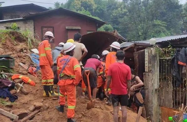 缅甸持续降雨引发多地出现洪水和地质灾害