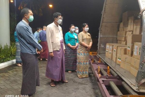 印度政府向缅甸捐赠 51台制氧机以及医疗物资