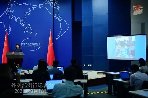 华春莹展示环球时报梳理的新冠溯源线索