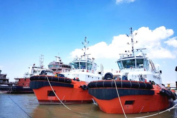 缅甸港务局从中国订购建造的两艘新拖船开始投入服务