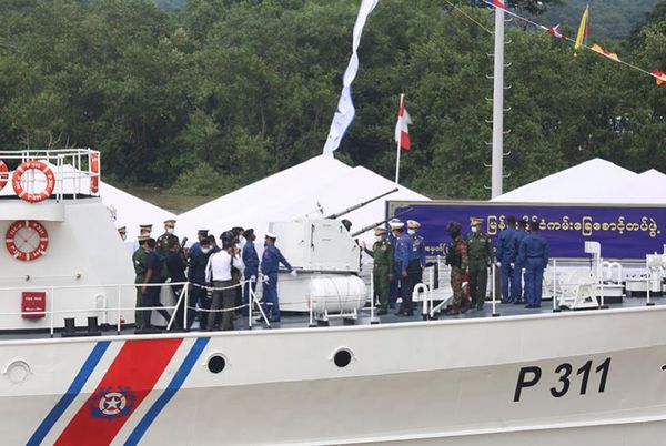 缅军总司令出席缅甸首个海岸警卫队组建仪式