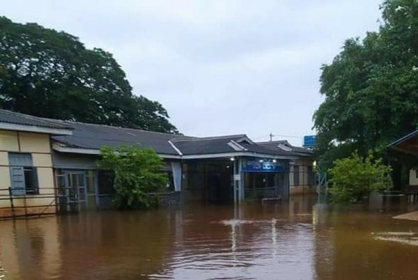 马圭省部分城市暴雨成灾