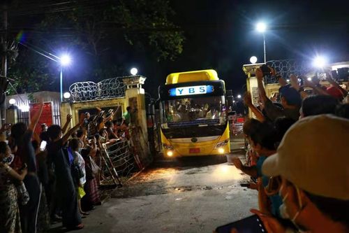 传统节日前夕 缅甸警方释放1316名抗议者