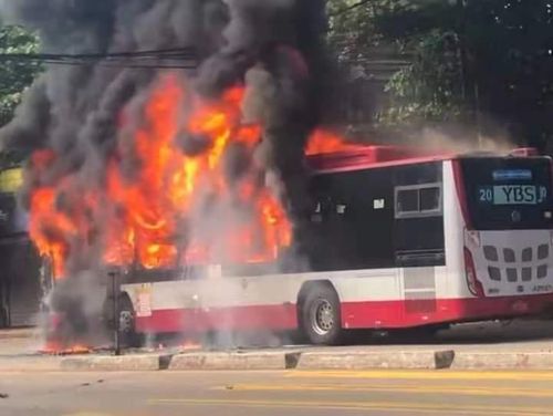 缅甸仰光市区一公交车爆炸起火 无人员伤亡