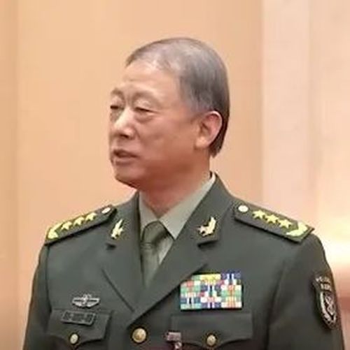 东部战区政委《新闻联播》坚定发声