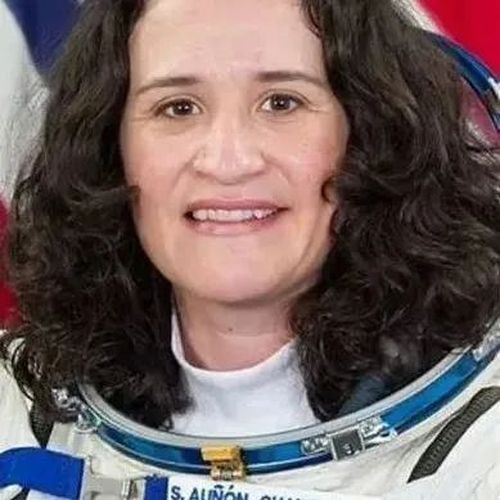 美宇航员赶着回家，竟把俄飞船捅漏？