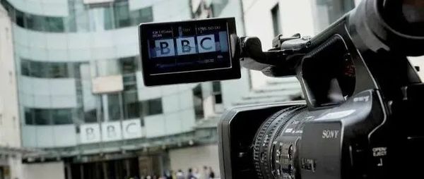 中国清零快，西方媒体翻脸更快