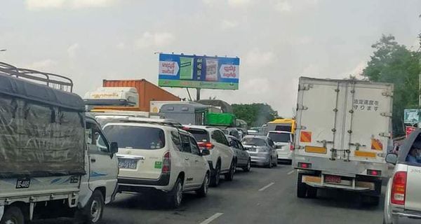 为解决敏加拉洞镇第三大道交通拥堵情况对三条公路功能进行调整