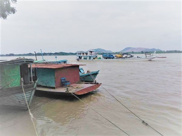 钦敦河和伊洛瓦底江上的 14 个港口将用招标形式承包给个体业主