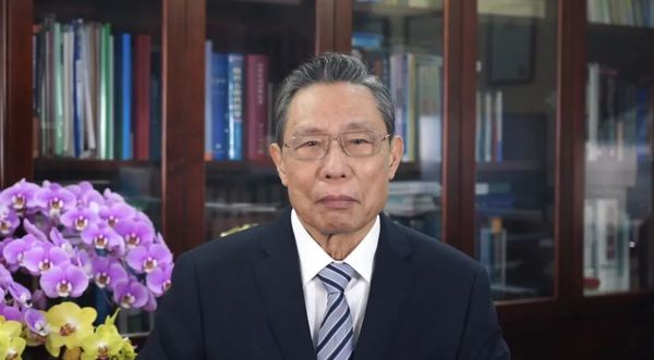 钟南山用粤语向香港市民喊话！