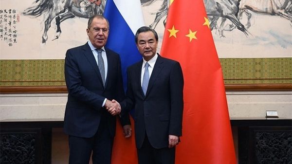 王毅同俄罗斯外长拉夫罗夫通电话