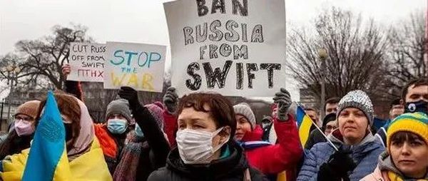 美国对俄罗斯动用