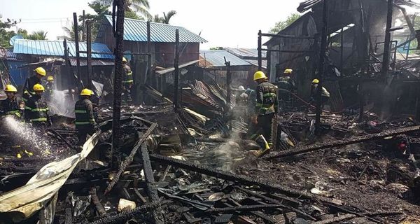 仰光省北奥加拉巴镇10多所房屋着火