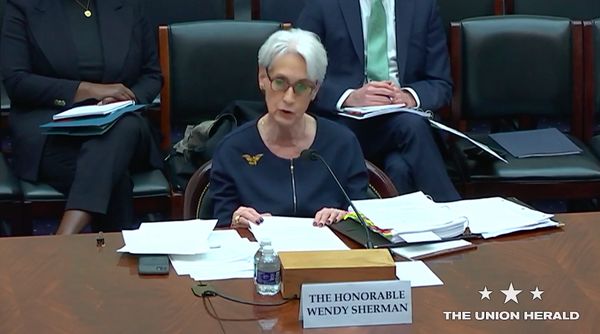 荒谬！美副国务卿竟要中国