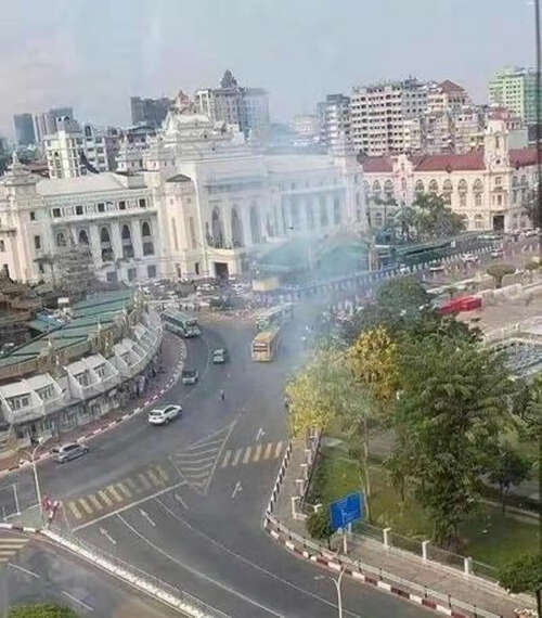 缅甸仰光市政厅泼水台附近发生爆炸 暂无人员伤亡