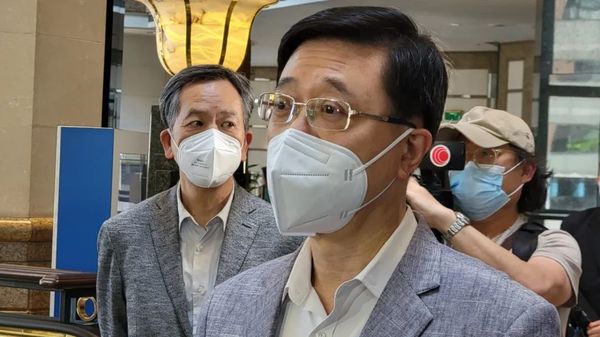 李家超肩負繼往開來重任