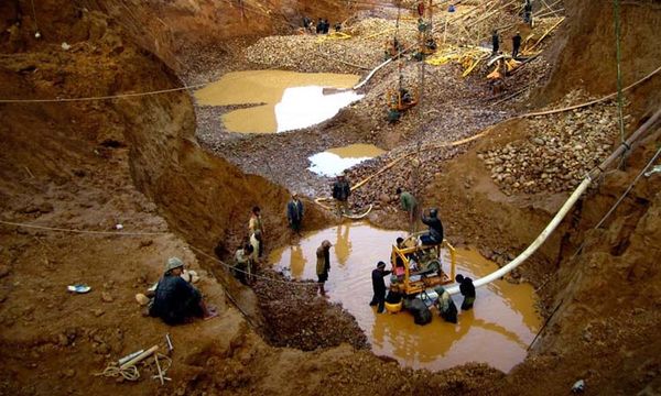 前六个月预算期内曼德勒省生产的金矿石量最多