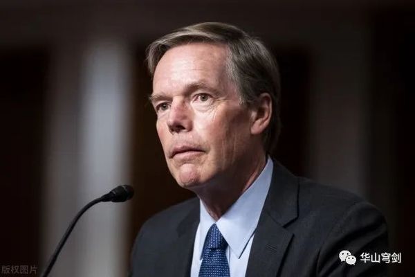 美国驻华大使乘坐中国高铁，并发了一条推特，却引起轩然大波