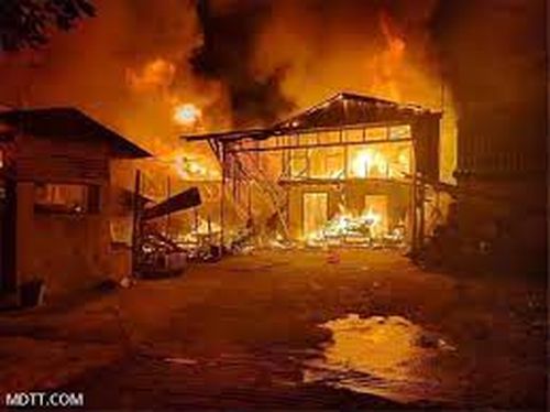 缅甸仰光达贡港工业区一制衣厂发生火灾