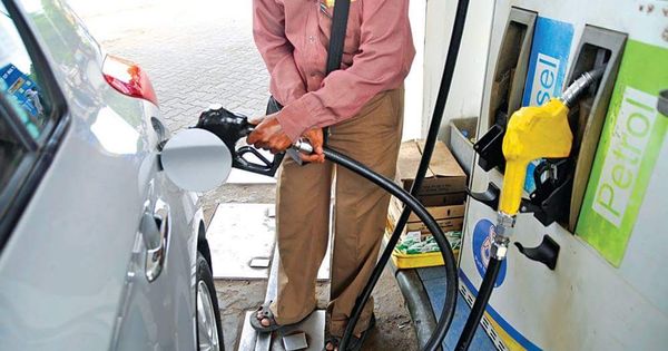 缅甸汽油价格在一个月内每升下降约600缅币