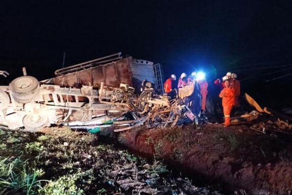 曼德勒-腊戌高速车祸致两人死亡