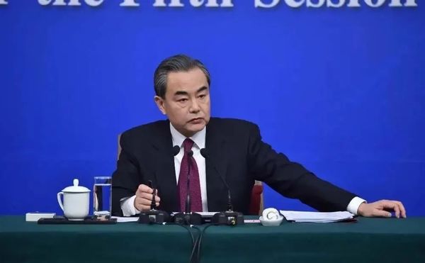 王毅发表谈话，4次提到“美方不要幻想”！