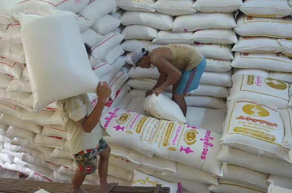 大米及碎米已正常进入木姐市场交易也十分热络
