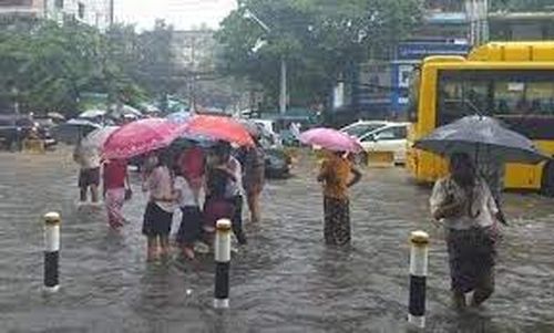 缅甸仰光多个镇区遭遇洪灾