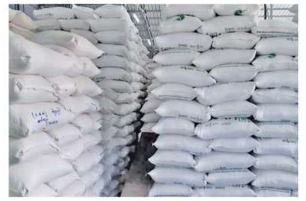 缅中边贸口岸每天都向中国出口大米25,000包