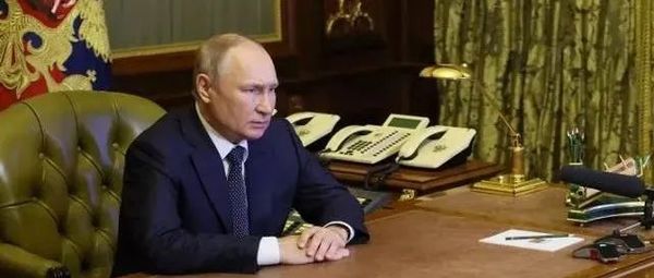 普京宣布四地实施战时状态，俄军总指挥官称局势令人不安