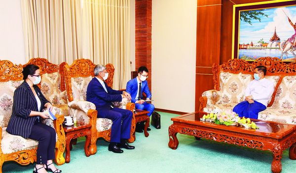 缅甸国际合作部与中国大使会谈