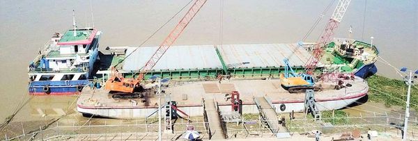 由勃生工业都城港口今年第一期向孟加拉国出口大米10,565吨