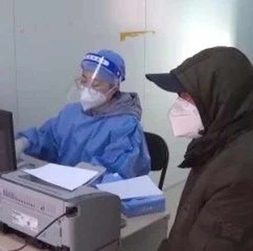 一线门诊坐班：10天接诊4000多人，无一例重症