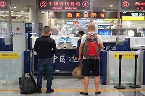 国务院联防联控机制：取消来华人员入境后全员核酸检测和集中隔离