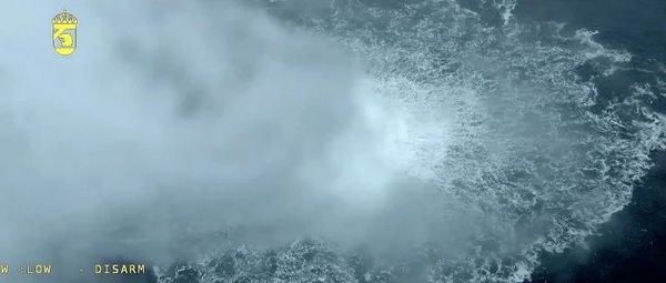 今天这颗重磅炸弹扔出后，美国政府的反应更可疑了！