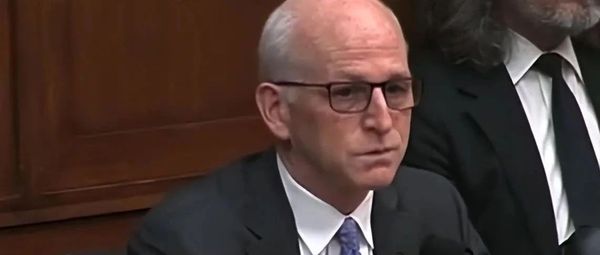 美国议员：中国很强大我们打不赢，中美应当和平相处……