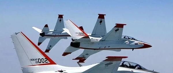 中韩关系刚有点起色，韩国军机就降落台湾机场……