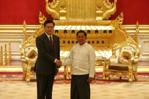 缅甸领导人敏昂莱会见秦刚