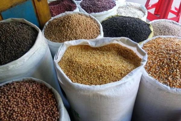 曼德勒市场上准备出口印度的豆类皆获得了好价钱